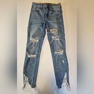 American Eagle Super Hi Rise Jeggings  Crop Distressed. Size 2